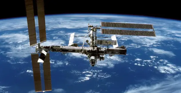 iss-p3-p4-solar-array-rotating